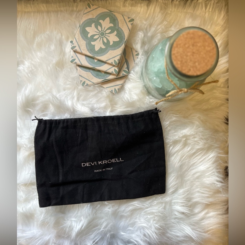 Devi Kroell dustbag
